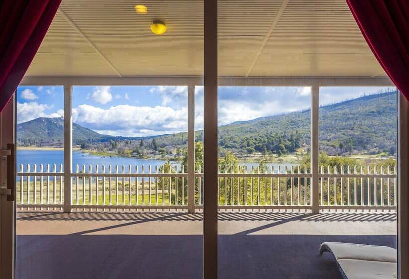 스탠다드 룸 호수 전망, Quiet Mind Mountain Lodge, Retreat & Spa
