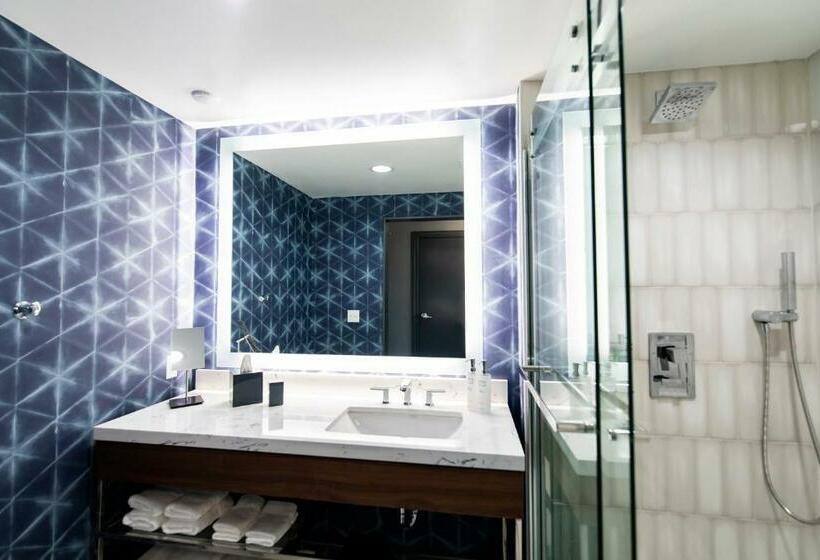 주니어 스위트 킹사이즈 침대, The Celeste Hotel, Orlando, A Tribute Portfolio