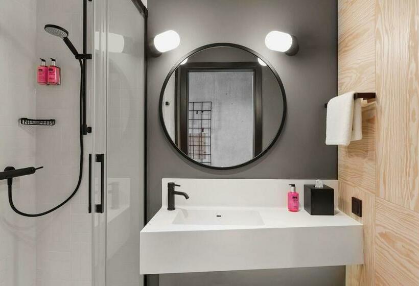 اتاق استاندارد, Moxy Bucharest Old Town