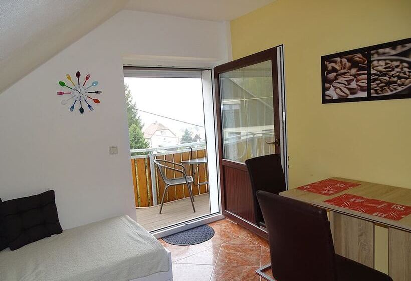 Апартаменты 1 Спальня, Gästezimmer & Ferienwohnung Berge