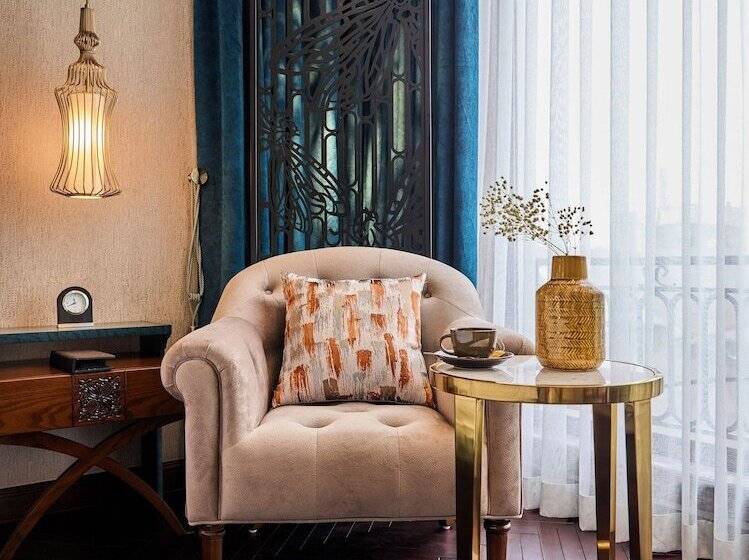 اتاق لوکس, Peridot Grand Luxury Boutique