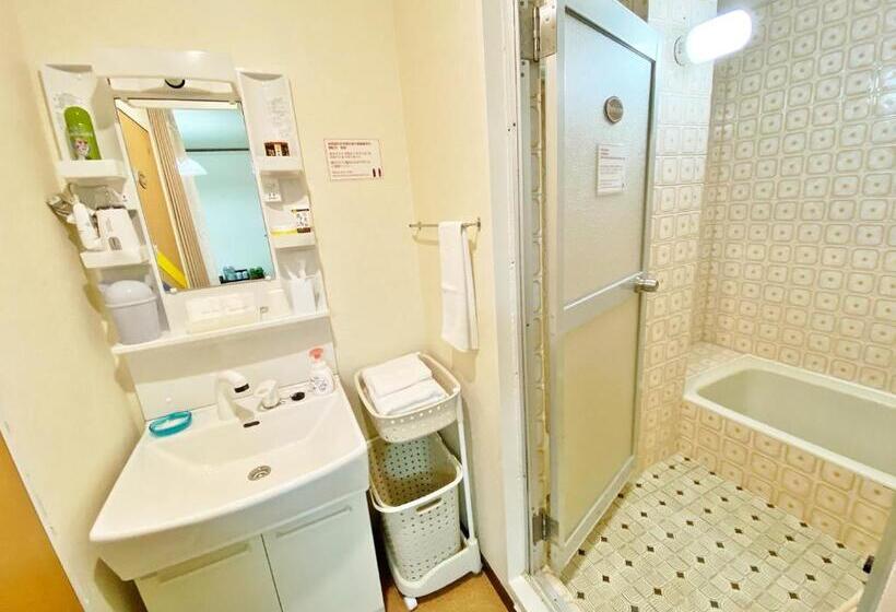 Семейный Номер, Petithotel017全室ミニキッチン付きファミリルーム 飲食街中心 阿波踊り会館7分 文理 徳島大学 アスティとくしま車8分
