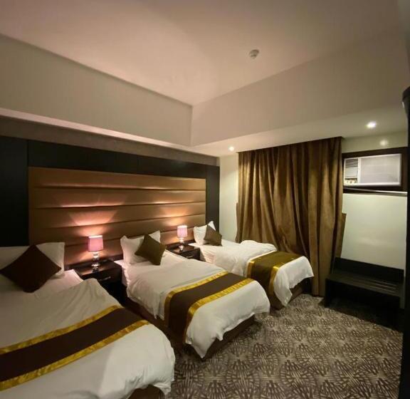 Economy Triple Room, Desert Rose