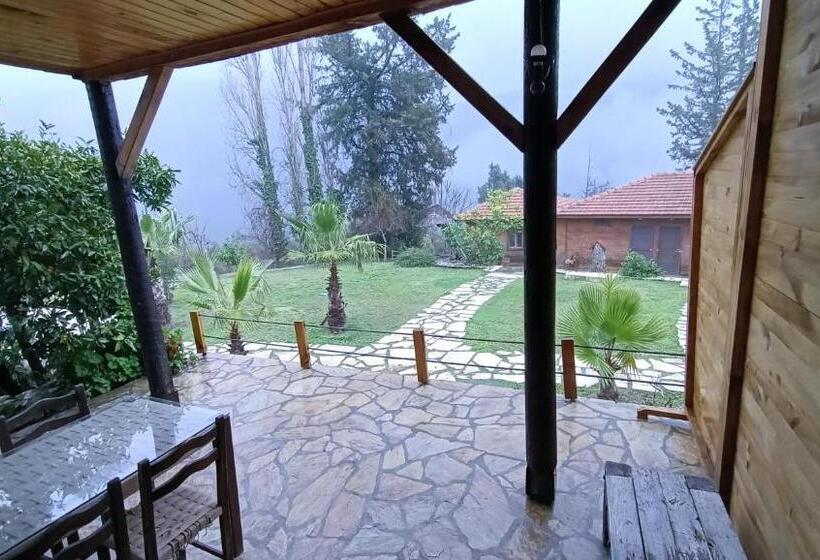 Трехместный Номер Стандарт с Балконом, Lycia Nature House