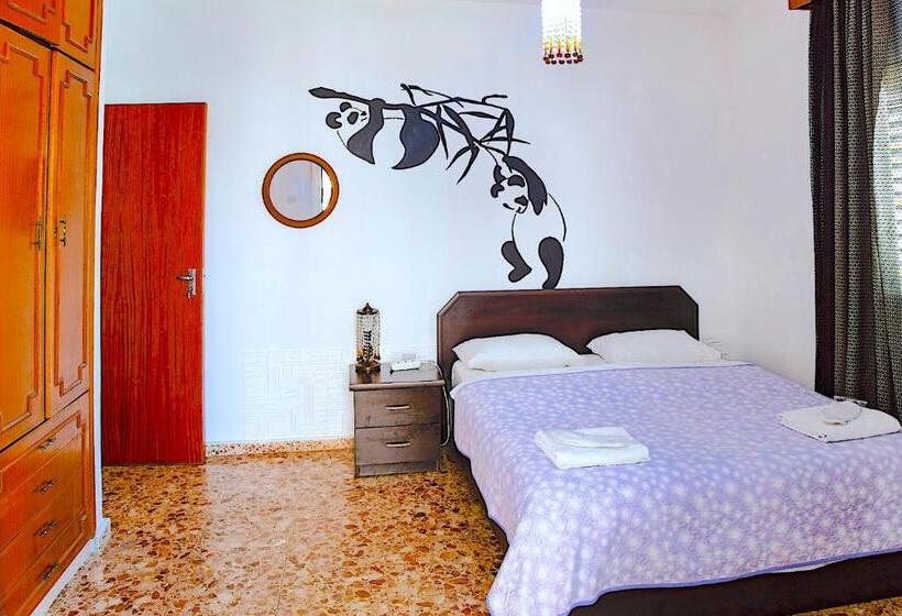 اتاق استاندارد با سرویس بهداشتی مشترک, Enter Hostel