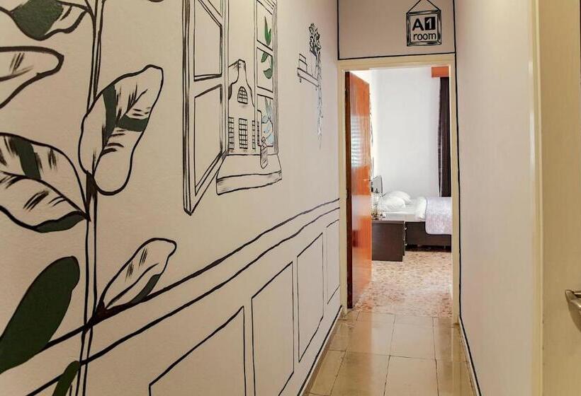 Economy Triple Room, Enter Hostel