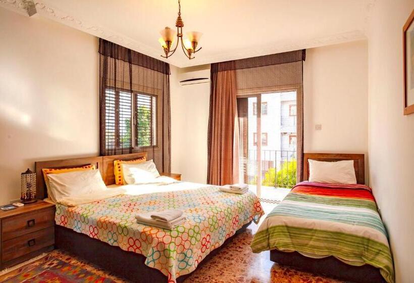 Economy Triple Room, Enter Hostel