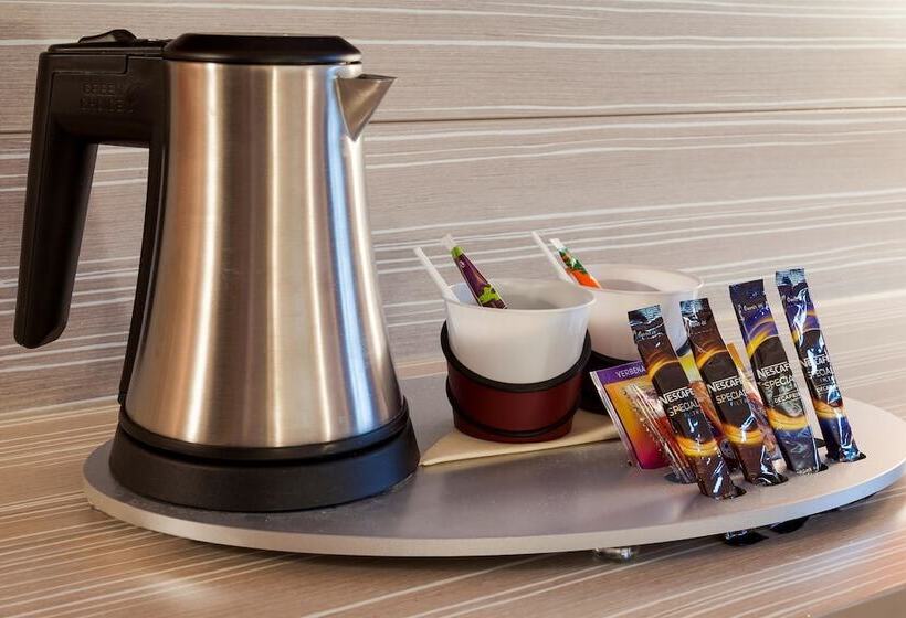 Номер Стандарт, Kyriad Hotel Strasbourg Lingolsheim