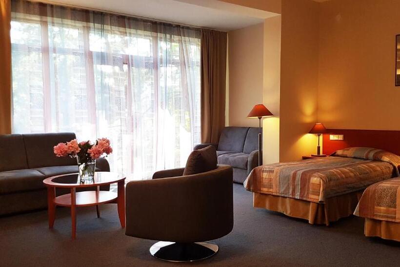 Junior Suite, Perkuno Namai