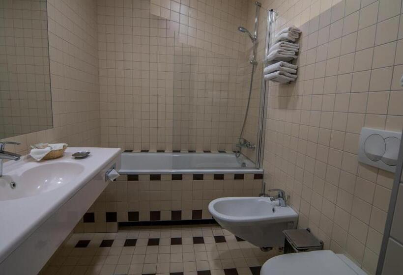 Suite, Perkuno Namai