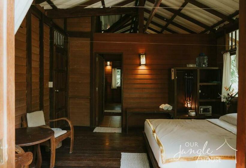 Семейное Бунгало, Our Jungle House