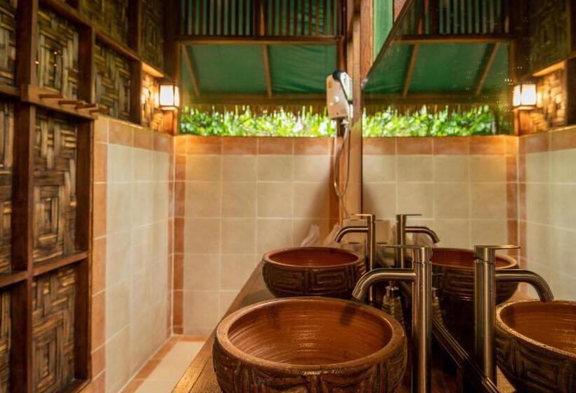 Семейный Номер, Our Jungle House