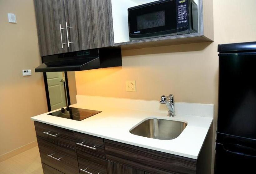 스탠다드 룸 퀸사이즈 침대, Americas Best Value Inn & Suites Prairieville