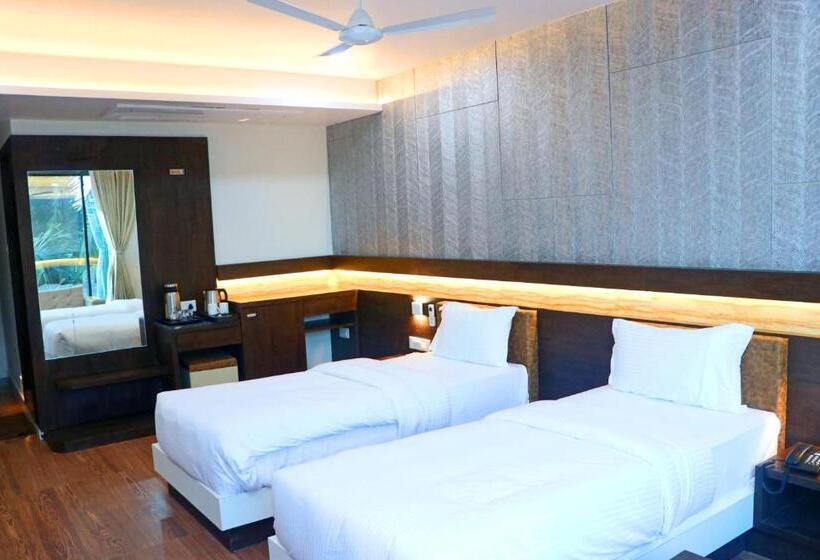 带大床的豪华间, The Grand Astoria Somanth