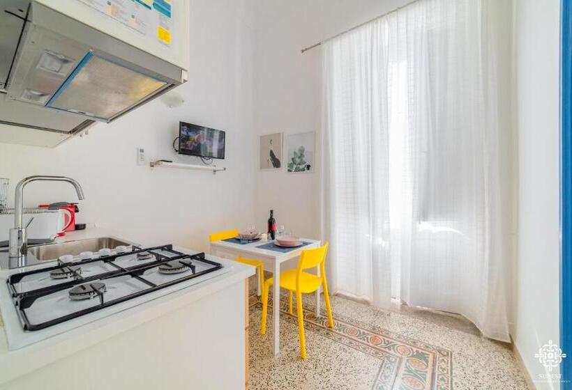1 Schlafzimmer Apartment mit Balkon, Le 4 Perle Apartments