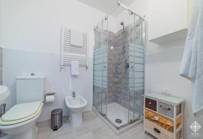 1 Schlafzimmer Apartment mit Balkon, Le 4 Perle Apartments