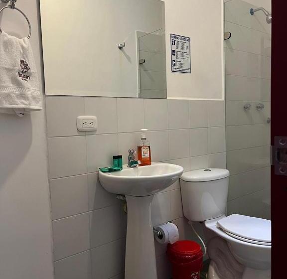 غرفة قياسية ثلاثية, Hostal Amanari