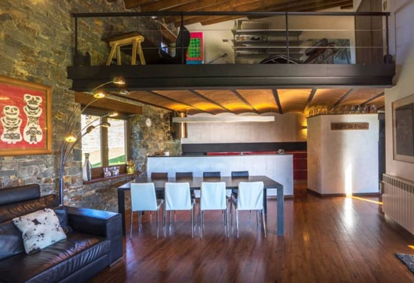 Дом 3 Спальни, Casa Campelles I