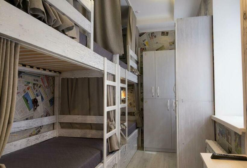 تختخواب در اتاق مشترک, Art House Hostel