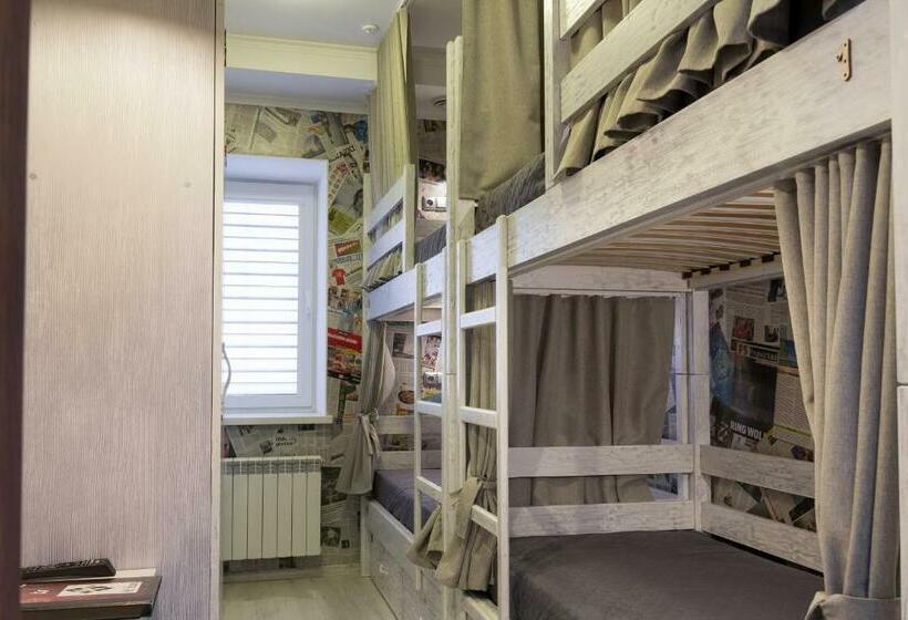 سرير فى غرفة مشتركه, Art House Hostel