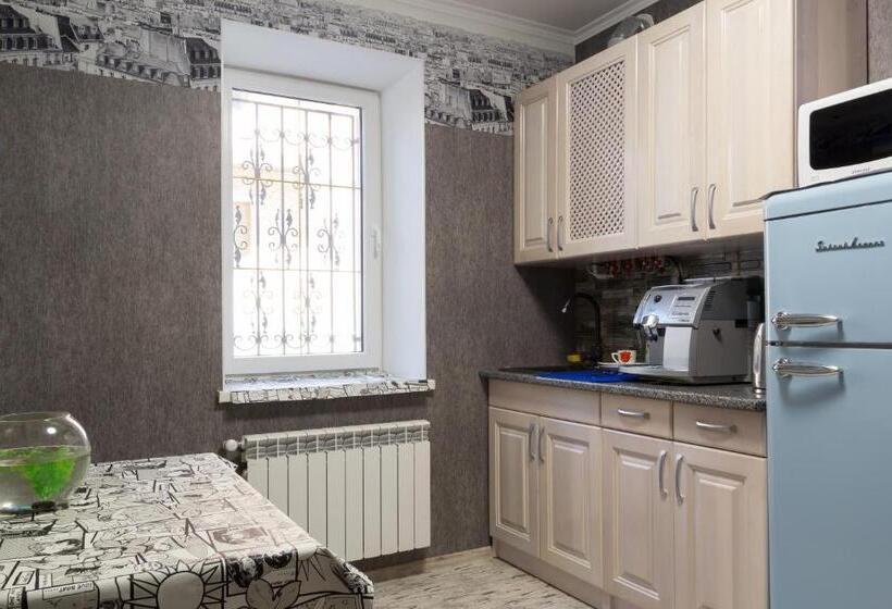 تختخواب در اتاق مشترک, Art House Hostel