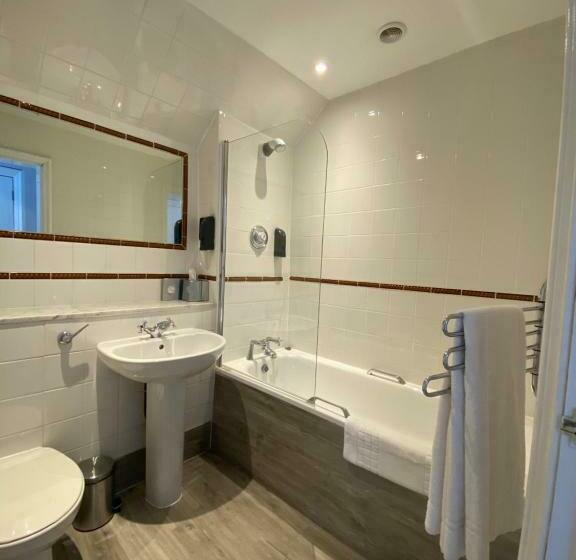 Трехместный Номер Комфорт, No6 West Coates