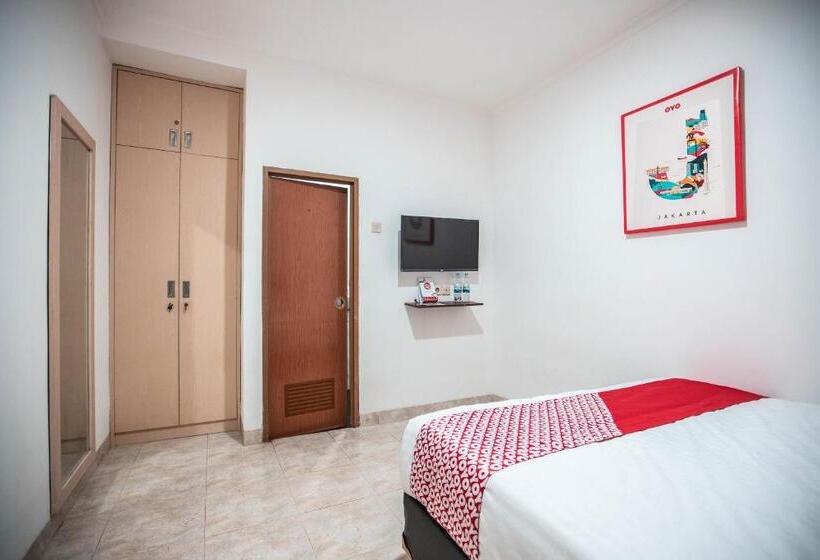 חדר סטנדרט, Taisir Residence Near Palmerah Mitra Reddoorz