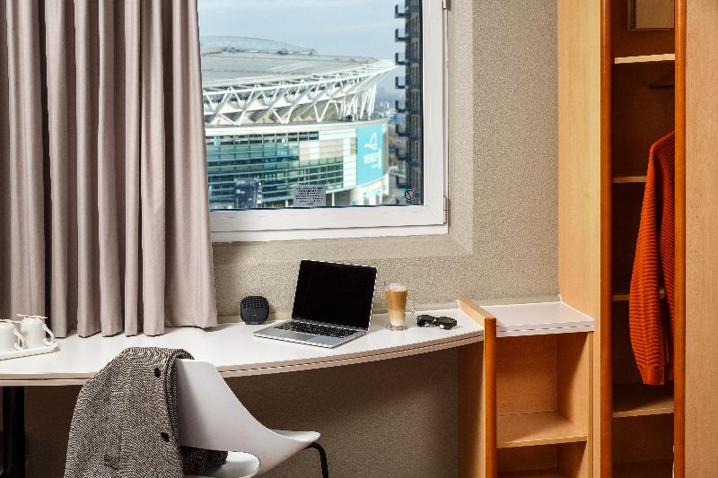 Номер Стандарт, Ibis London Wembley