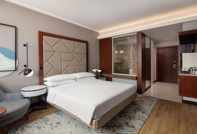 キングサイズベッドのデラックスルーム, Sheraton Istanbul Levent