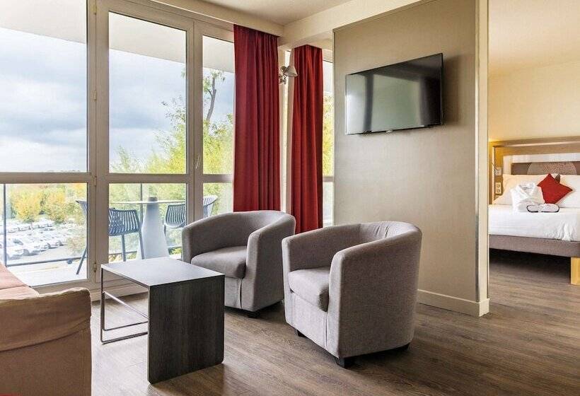 Люкс с Балконом, Novotel Senart Golf De Greenparc