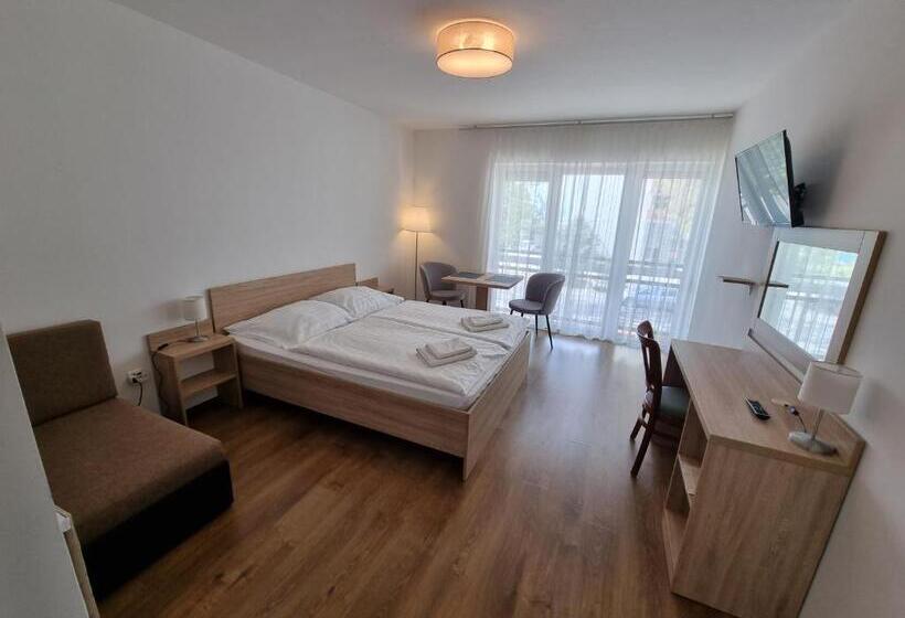 Номер Стандарт, ádám Apartmanház