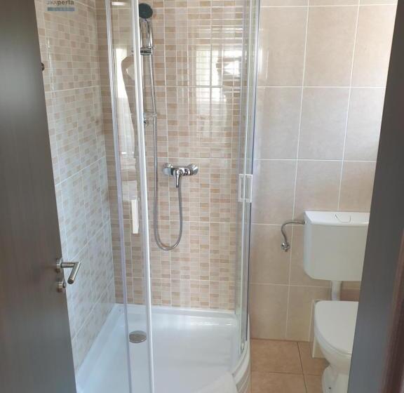Номер Стандарт Трехместный, ádám Apartmanház