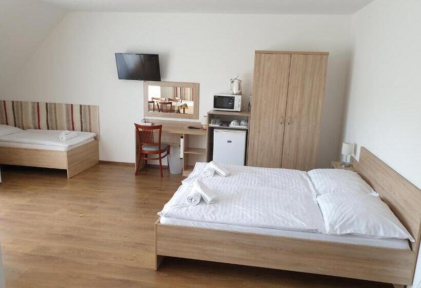 Четырехместный Номер Стандарт, ádám Apartmanház