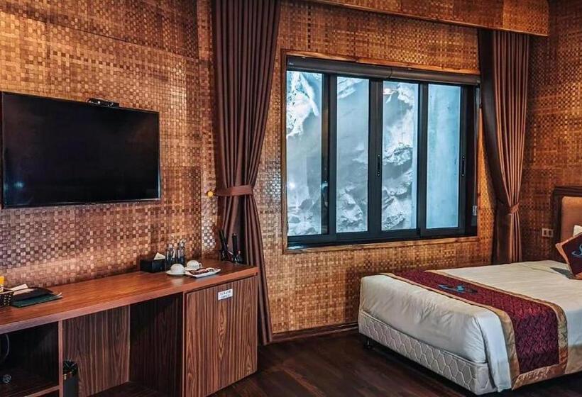 سوییت سوپریور, Thung Nham Resort
