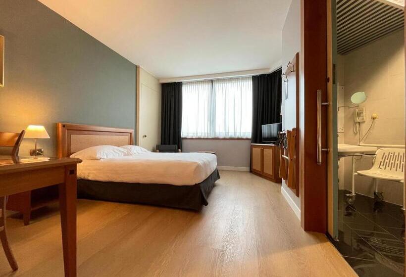 Номер Стандарт Адаптированный для Инвалидов, Crowne Plaza Milan Linate, An Ihg