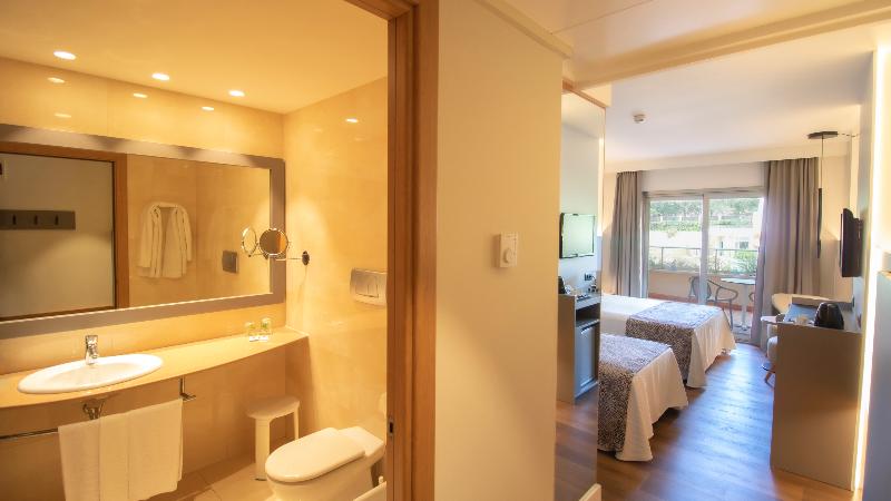 Номер Стандарт Вид на Бассейн, Golden Bahia De Tossa & Spa 4 Sup