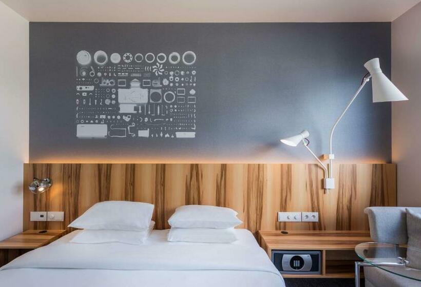 سوئیت با تخت بزرگ, Hyatt Regency Paris Etoile