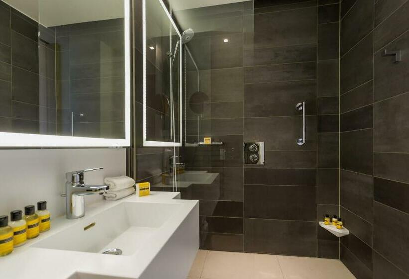 اتاق خانوادگی, Hyatt Regency Paris Etoile