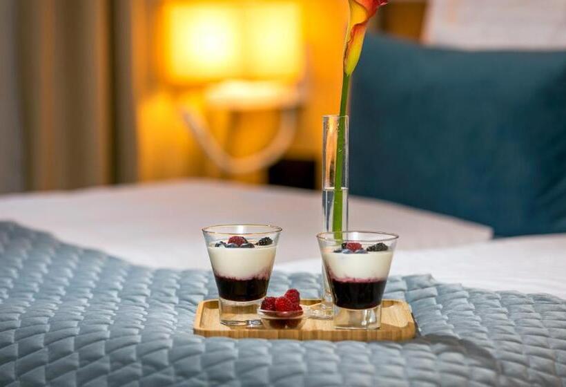 Полулюкс, Leonardo Hotel Budapest
