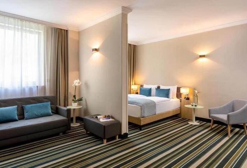 Полулюкс, Leonardo Hotel Budapest