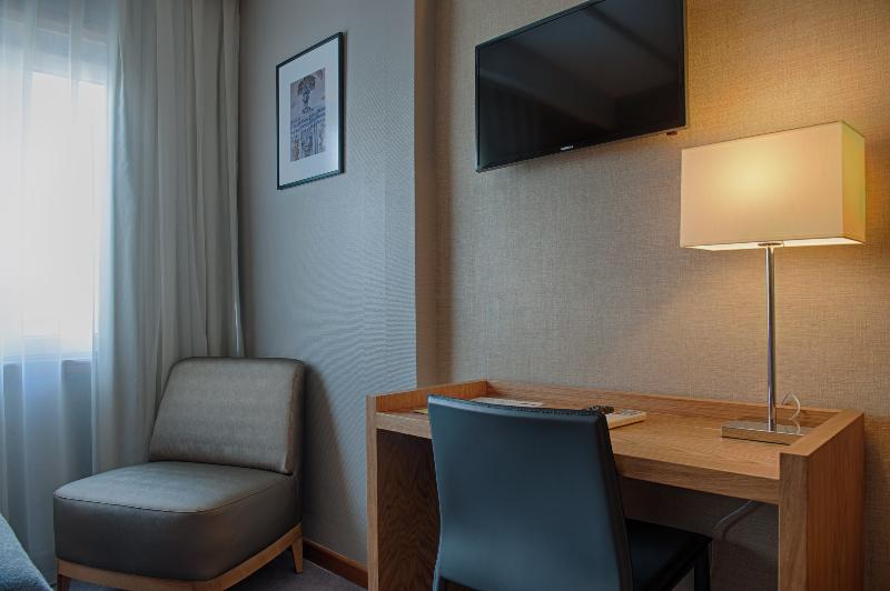 اتاق استاندارد سه نفره, Oslo
