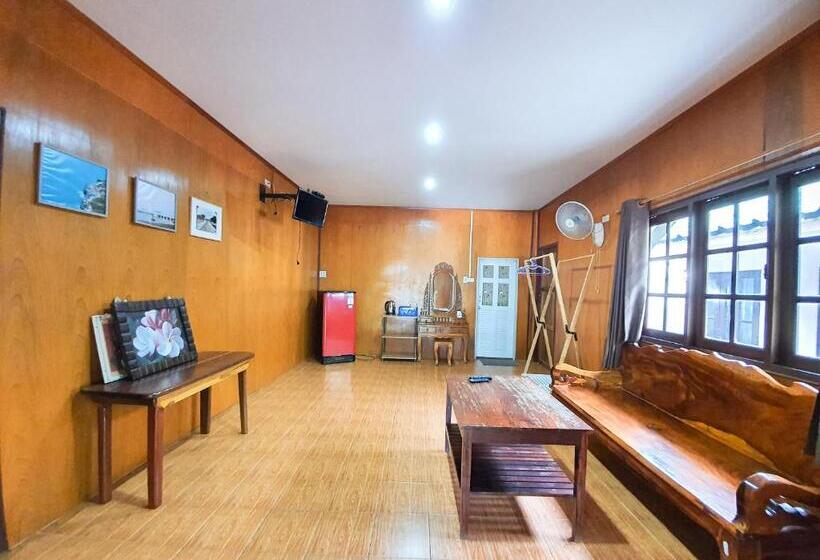 בונגלו משפחתי, Benjaporn Bungalow