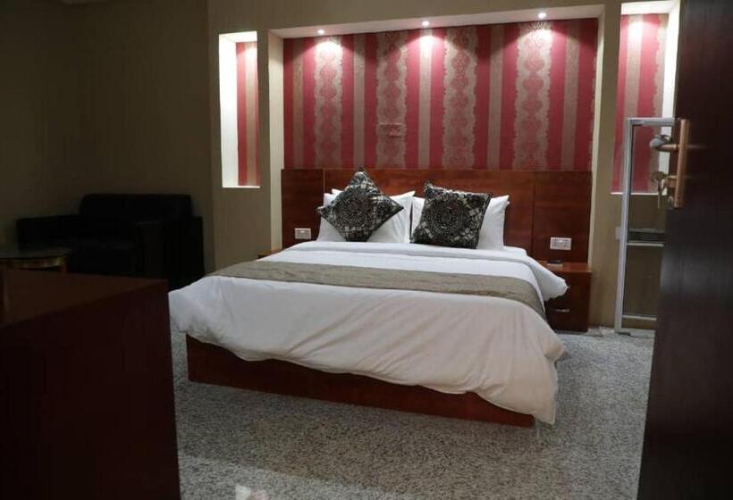 اتاق لوکس با تخت بزرگ, Conference Hotel , Abeokuta