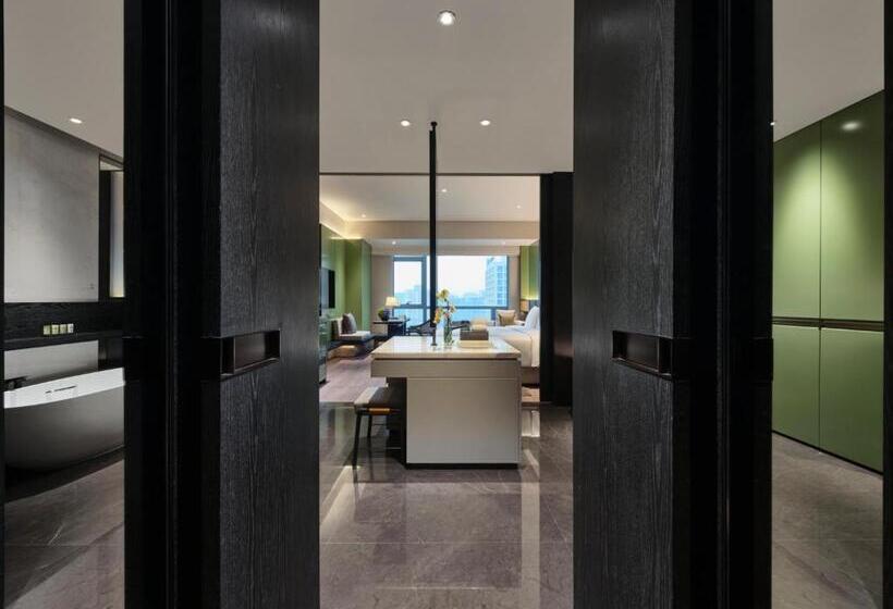 Номер Deluxe, Intercontinental Xi An North, An Ihg
