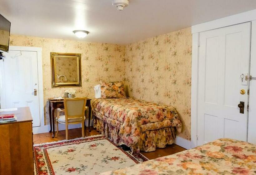 Номер Deluxe, The Greenfield Inn