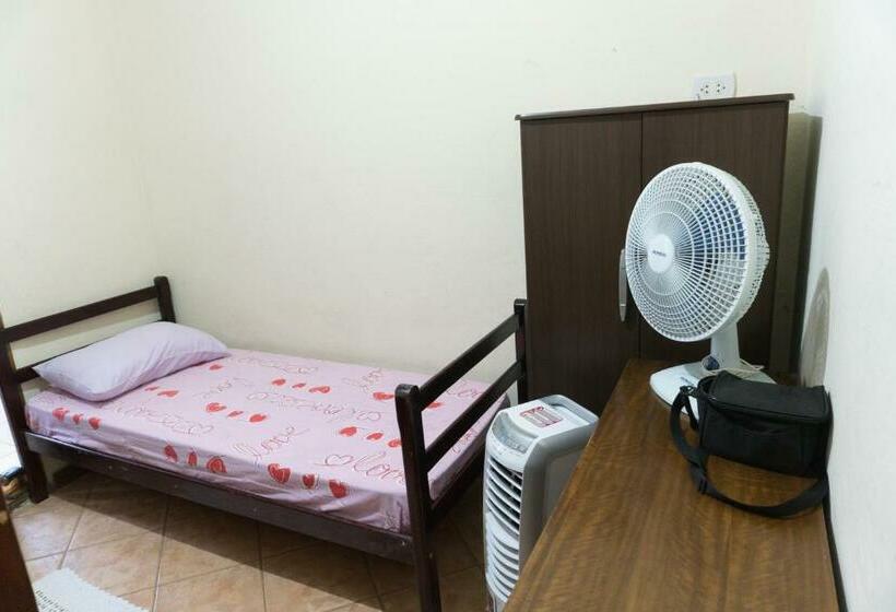 Кровать в Общей Комнате, Casa & Hospedagem Carol