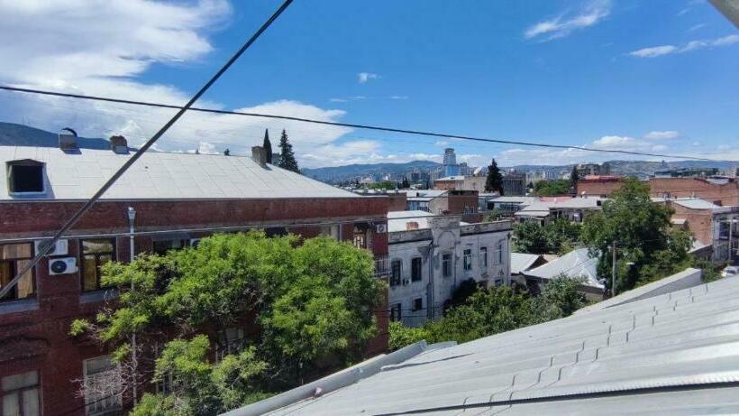 اتاق کلاسیک چهارنفره, Guest House Irina Tbilisi