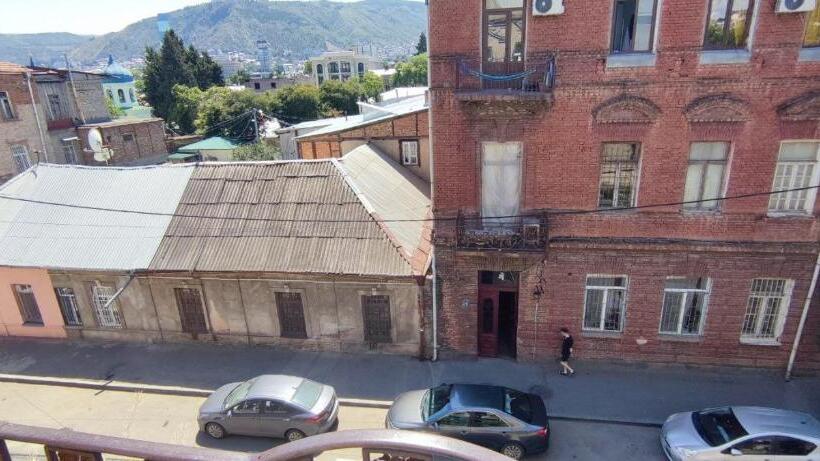 تختخواب در اتاق مشترک, Guest House Irina Tbilisi