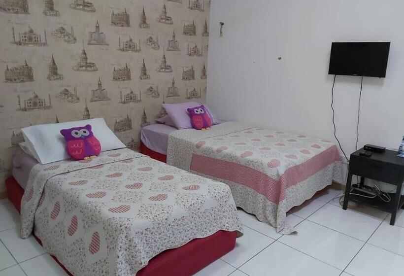 Номер Superior Вид на Бассейн, Vista Alam Roomstay Homestay