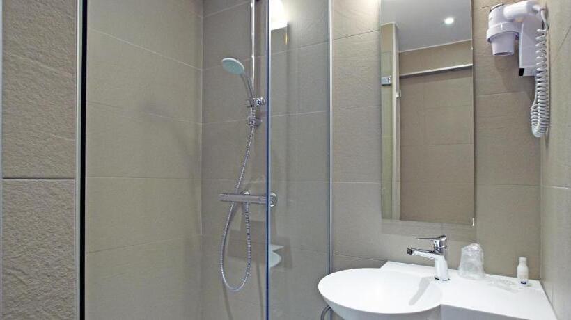 Номер Стандарт, Kyriad Valence Nord Bourg Les Valence